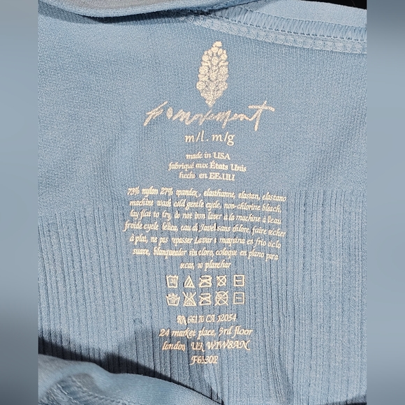 Free Movement Strappy Back Good Karma Bra In Blue Size M NWOT MSRP $58 - Picture 4 of 4